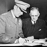 Prime Minister John Curtin with General Douglas Macarthur
