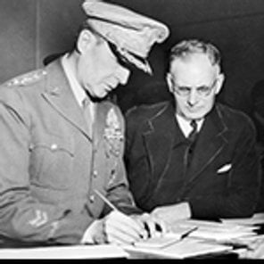 Prime Minister John Curtin with General Douglas Macarthur