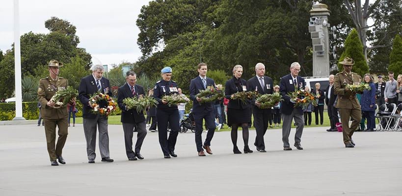 Mac Ford, second from right. laying a wreath at the Shrine 10 November 2019 photographer Susan Gordon-Brown