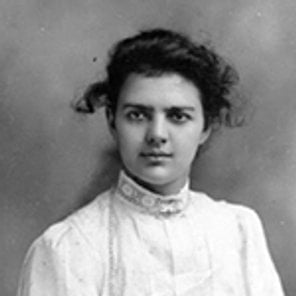 Portrait of Dr Mary de Garis