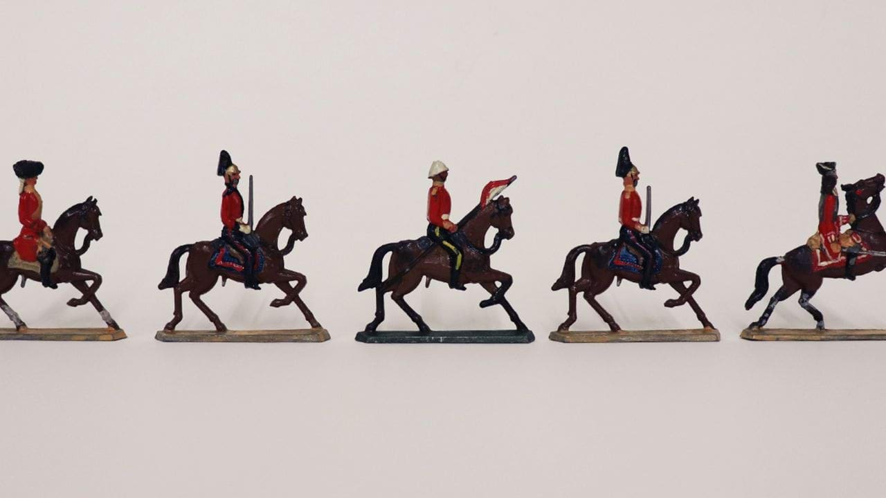 Mounted soliders toy figurines
