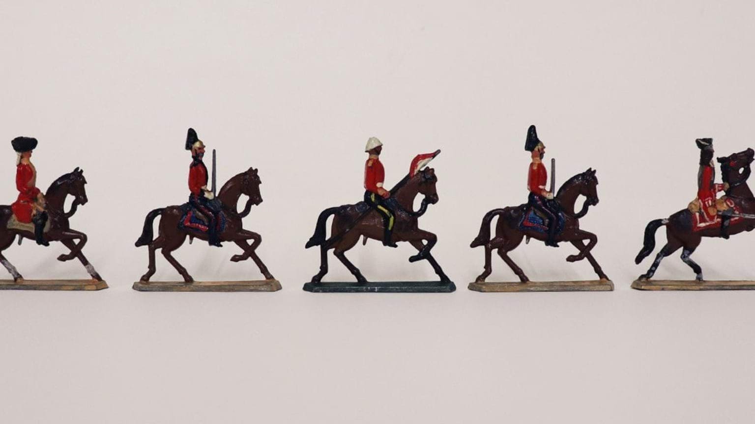 Mounted soliders toy figurines